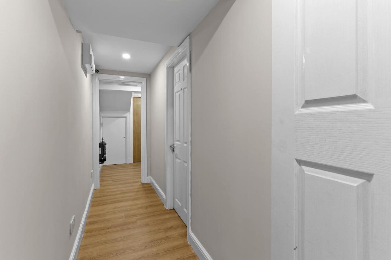 London'S Boutique Studio Luaran gambar